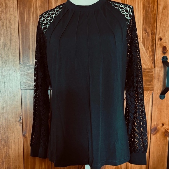 Women’s Automet Long Sleeve Lace Top - Picture 2 of 6